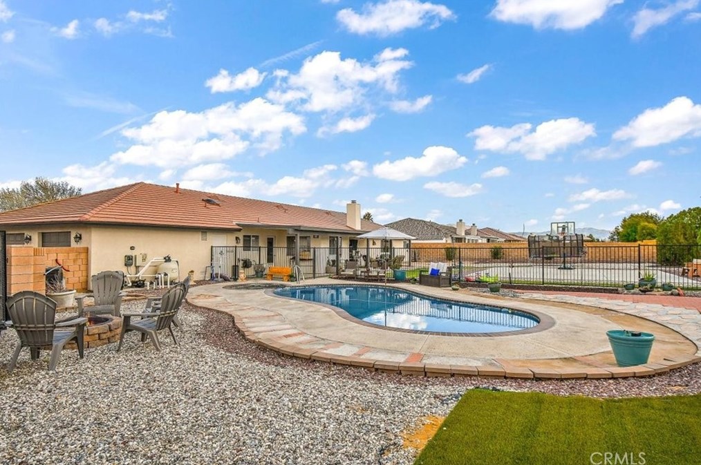 12876 Quail Vista Rd, Apple Valley CA  92308-5009 exterior