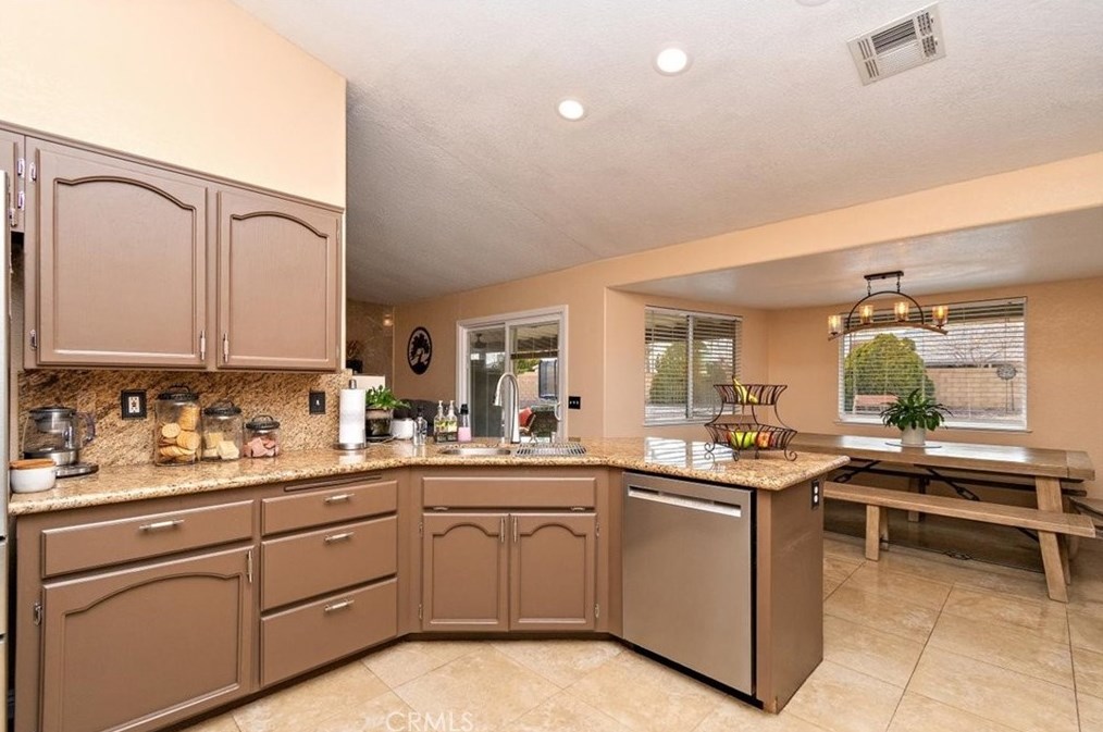 12876 Quail Vista Rd, Apple Valley CA  92308-5009 exterior