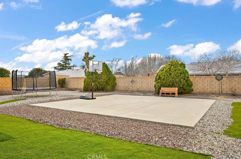 12876 Quail Vista Rd, Apple Valley CA  92308-5009 exterior