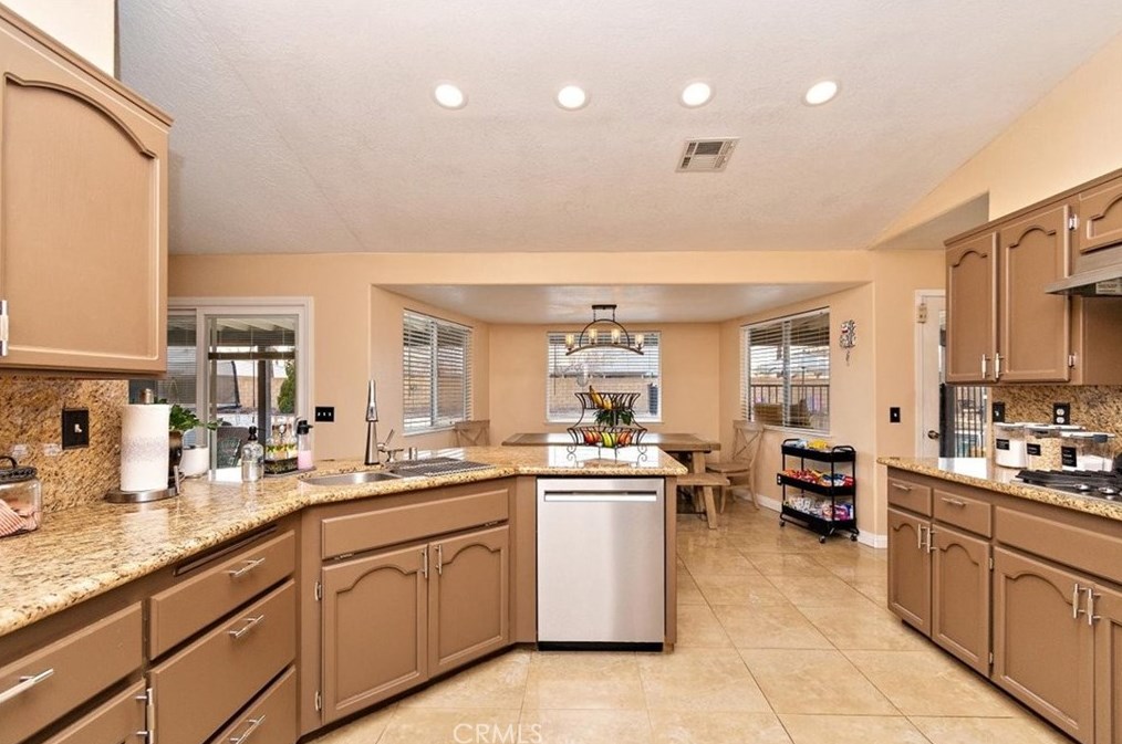 12876 Quail Vista Rd, Apple Valley CA  92308-5009 exterior