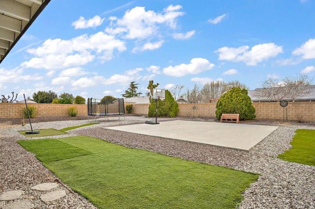 12876 Quail Vista Rd, Apple Valley CA  92308-5009 exterior