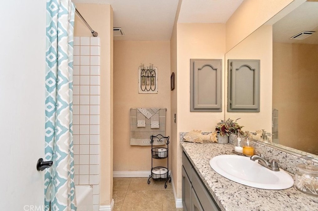 12876 Quail Vista Rd, Apple Valley CA  92308-5009 exterior