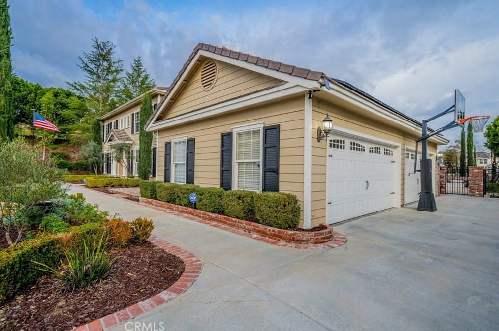 18385 Moss Rd, Riverside, CA 92508