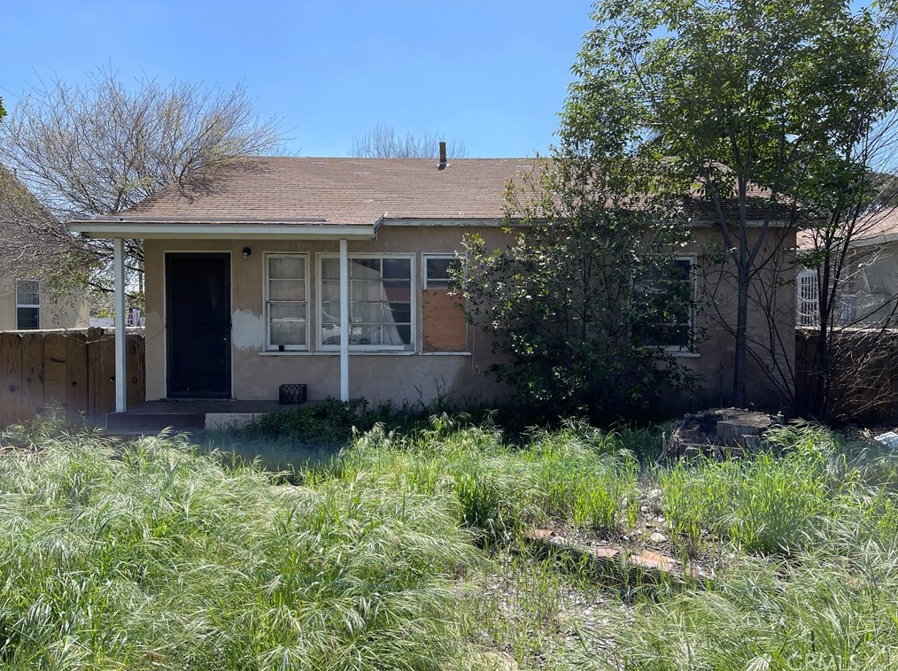213 E 2nd St, Rialto, CA 92376