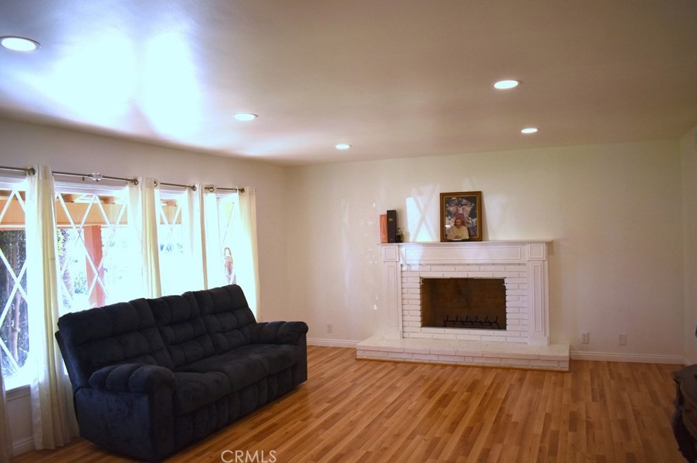 9425 Dacosta St, Downey, CA 90240