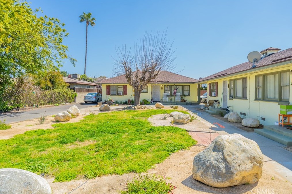 8053 Palmetto Ave, Fontana, CA 92336-2774