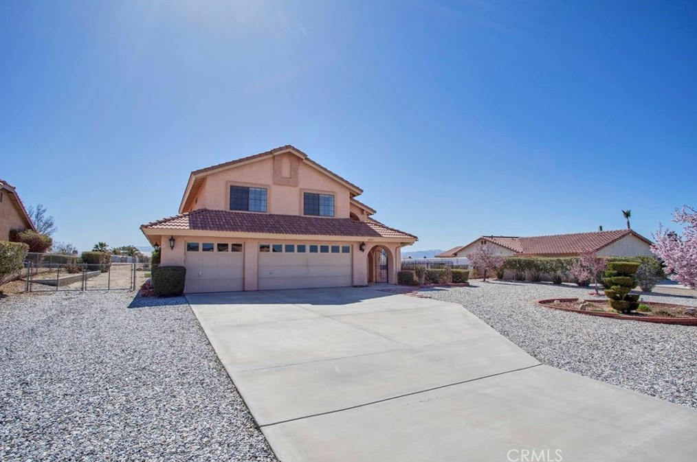 16253 Kasota Rd, Apple Valley, CA 92307-1435