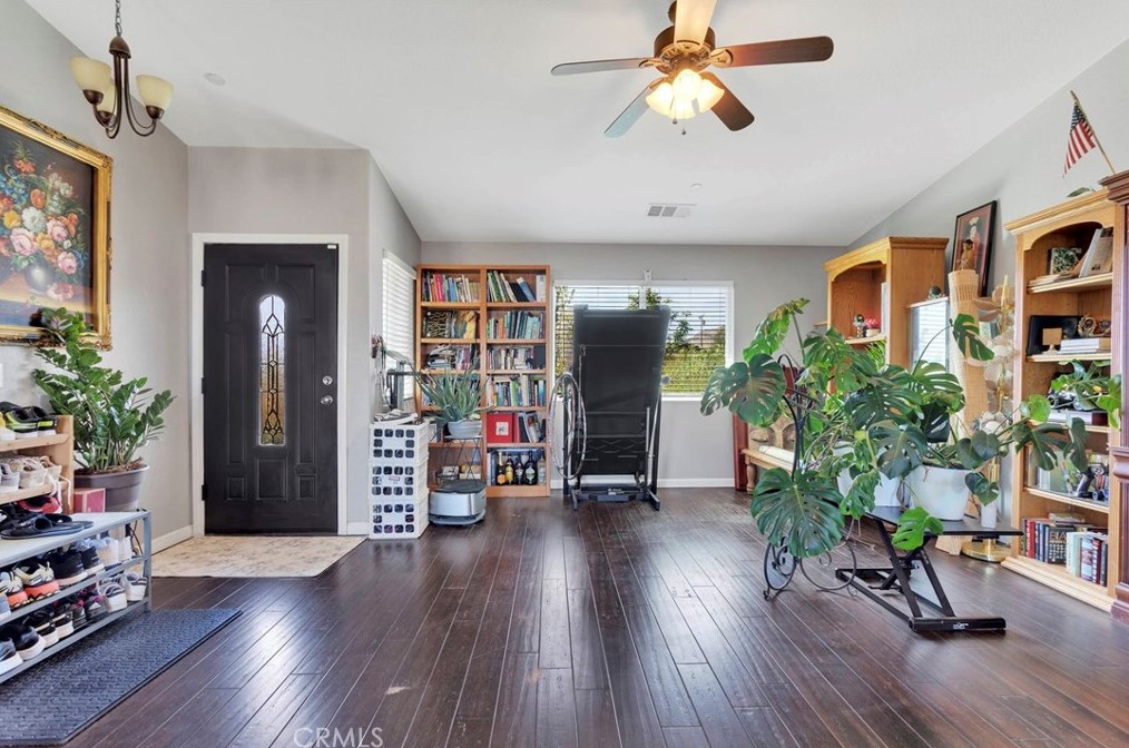 15565 Tonekai Rd, Apple Valley, CA 92307-2931