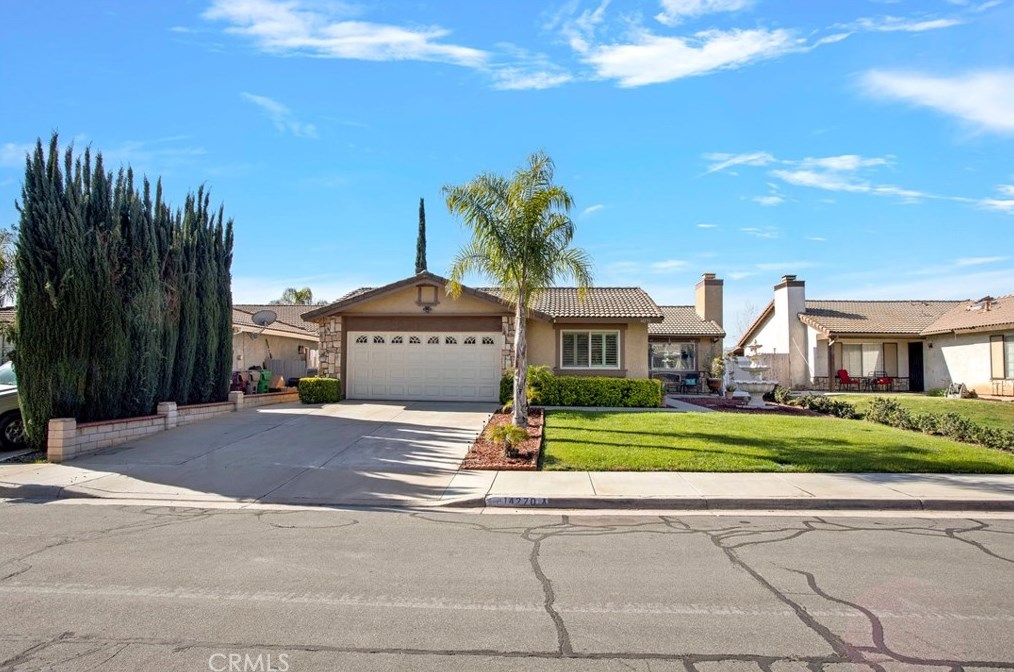 14270 Woodlark Ln, Moreno Valley, CA 92553-4983