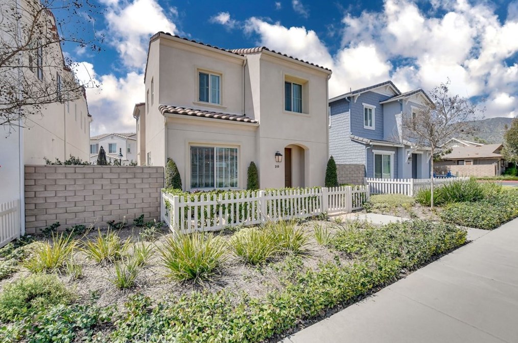 289 S Vermont Ave, Glendora, CA 91741
