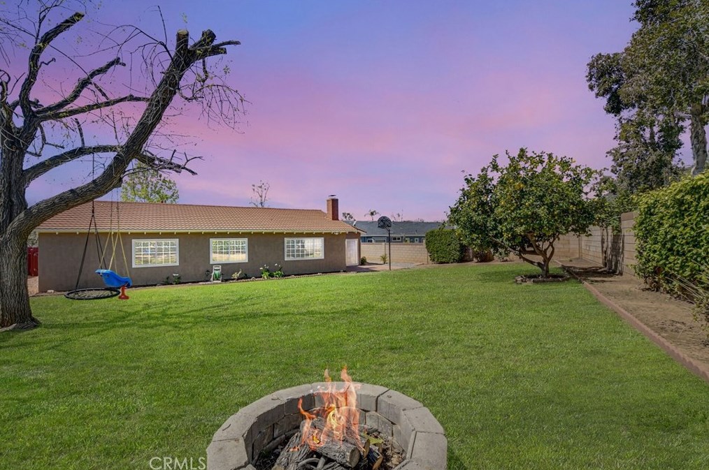 1239 Oak View Ln, La Verne, CA 91750