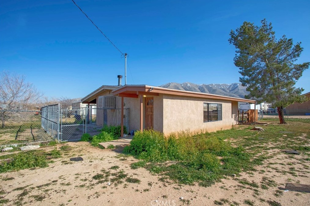 9345 Manzanita St, Apple Valley, CA 92308-8605