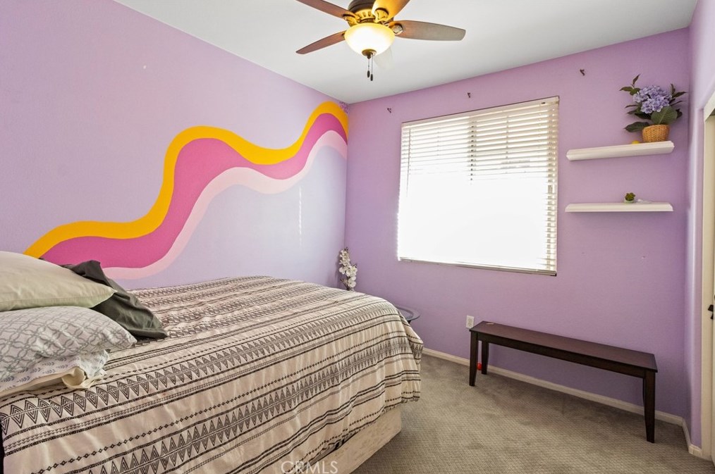 17063 Hackberry Ln, Fontana CA  92337-6885 exterior