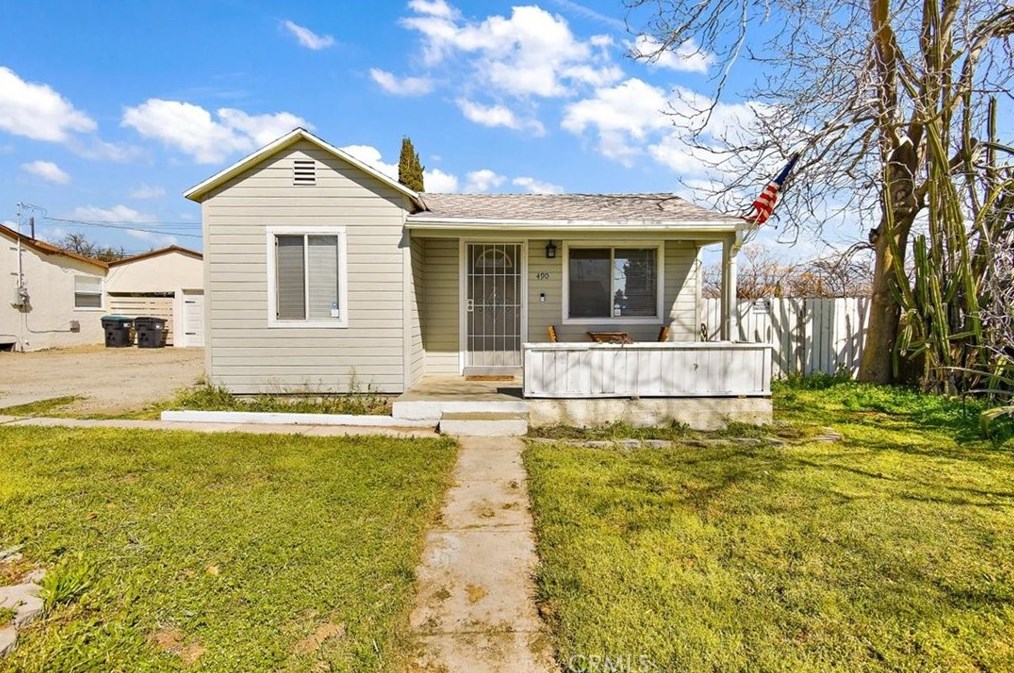 490 N Hargrave St, Banning, CA 92220