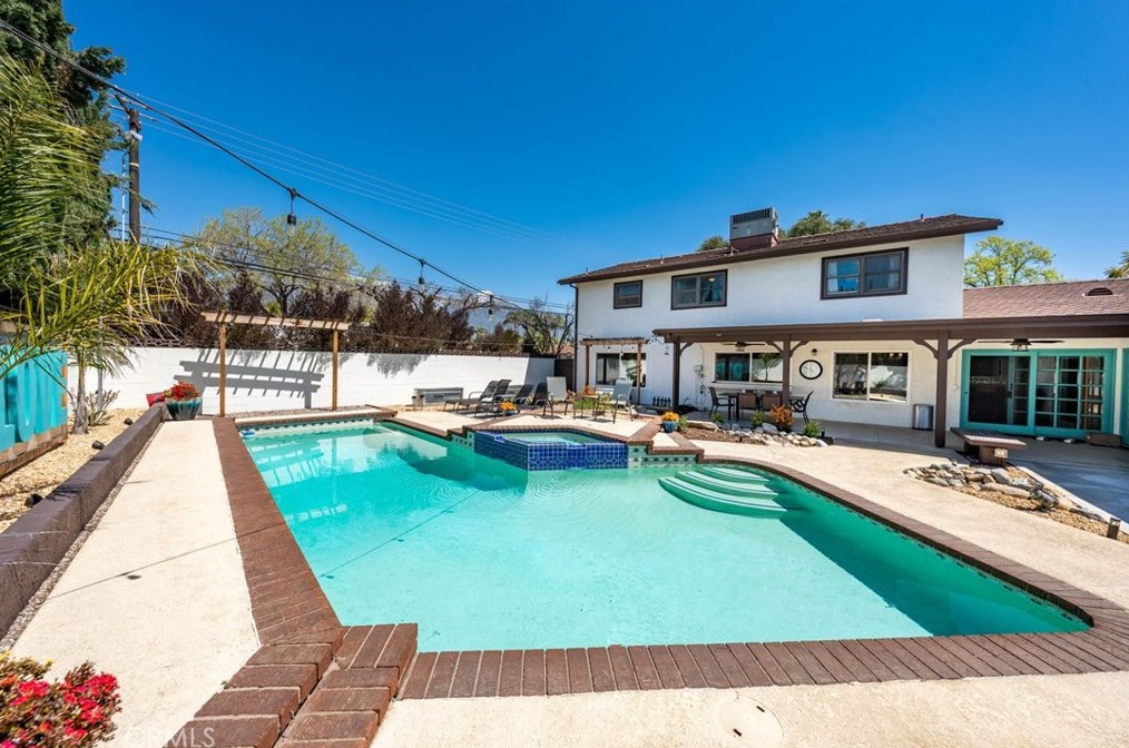 1695 N Palm Ave, Upland, CA 91784