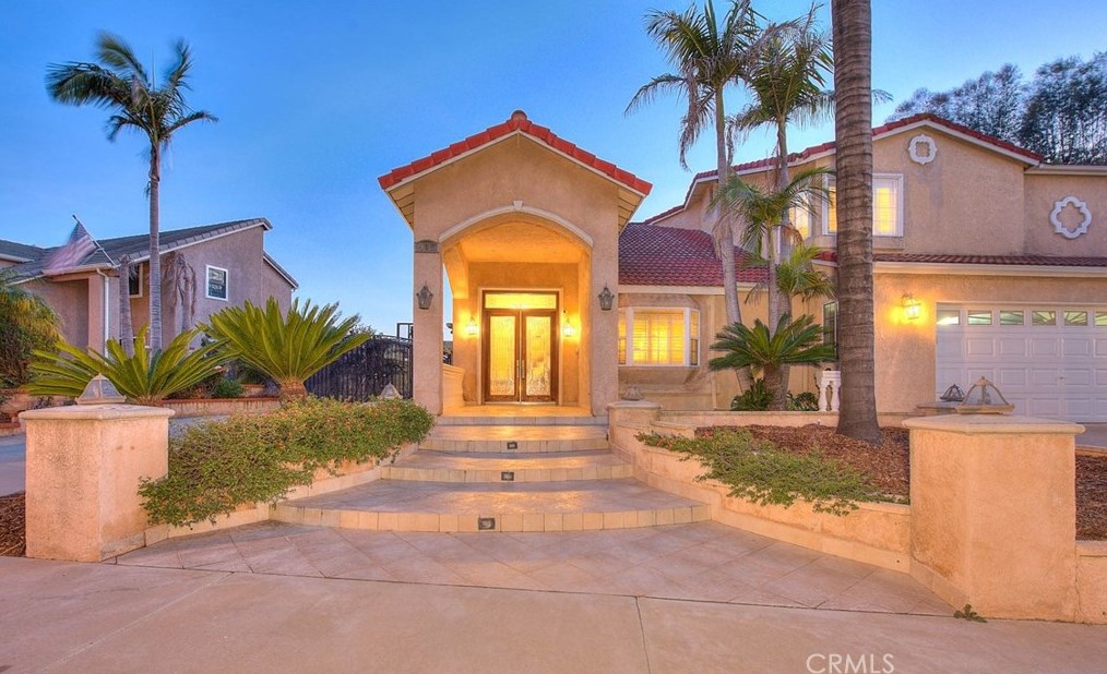 965 Looking Glass Dr, Pomona, CA 91765-1467