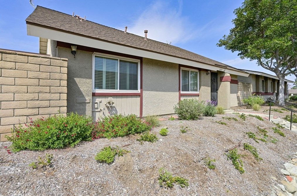 1633 W Carmel Circle, Upland, CA 91784