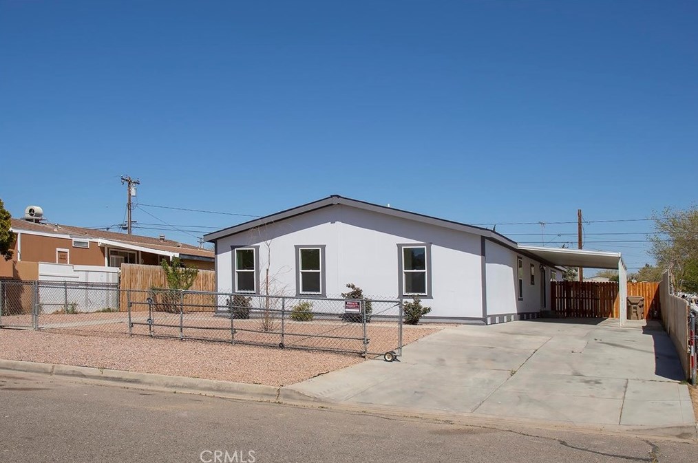 19236 Lindsay St, Hesperia, CA 92345