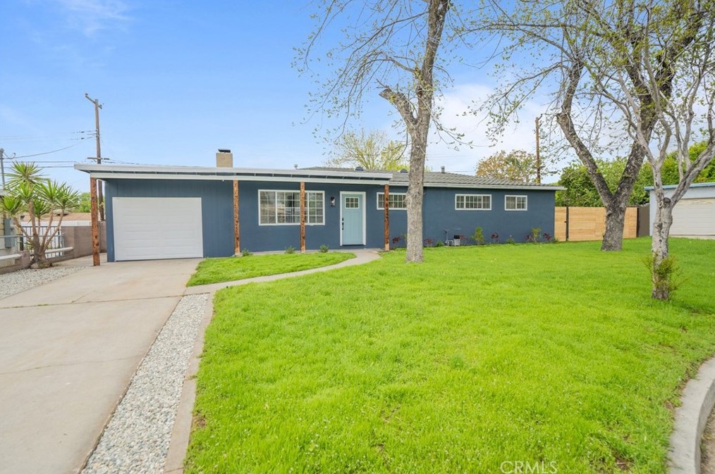 6612 Mitad Ct, San Bernardino, CA 92404