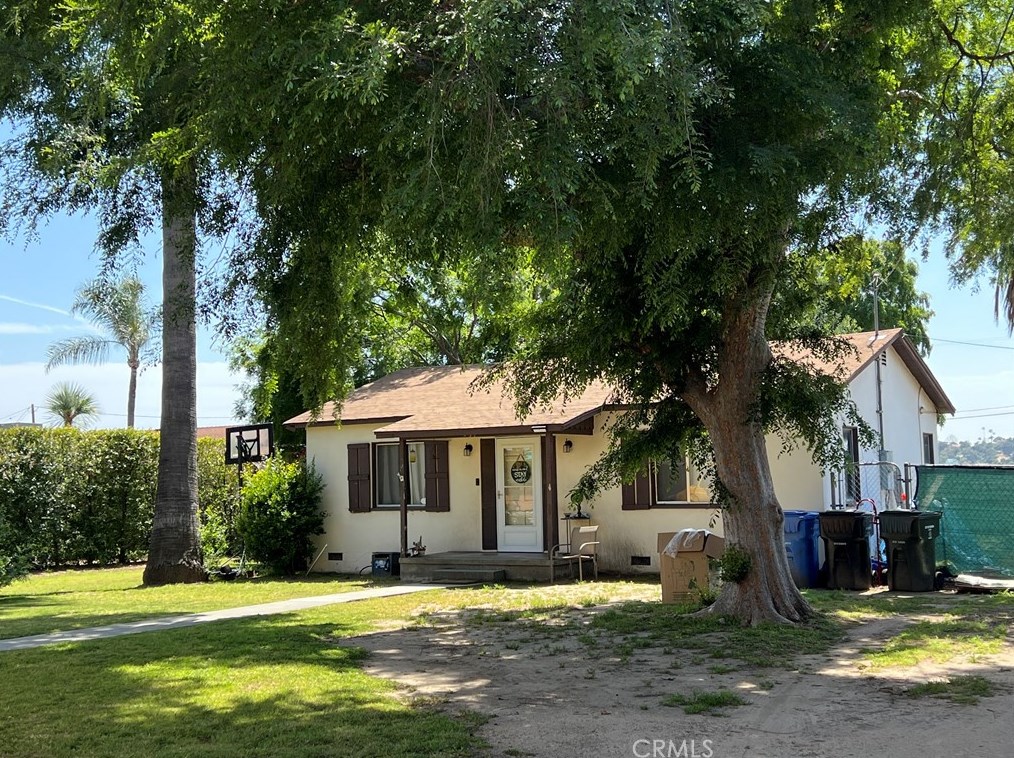 452 Warren Pl, Pomona, CA 91768-1541