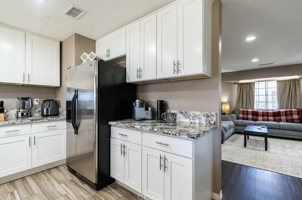 10082 5th Ave, Hesperia CA  92345-2607 exterior