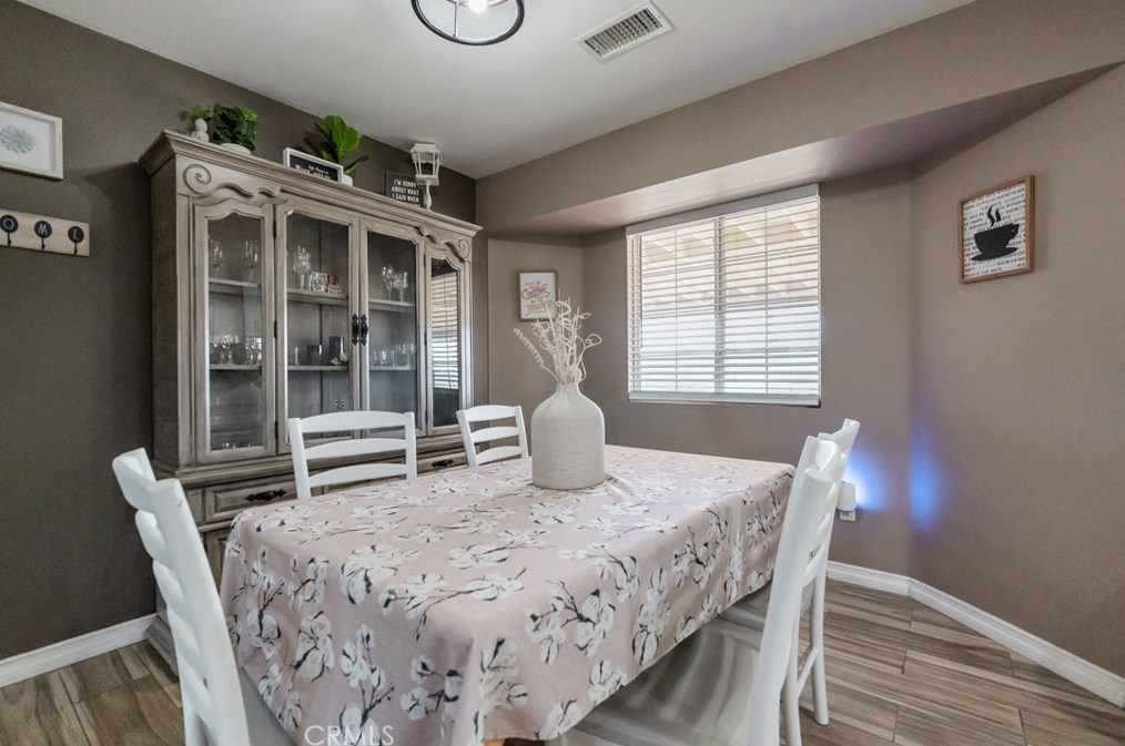 10082 5th Ave, Hesperia CA  92345-2607 exterior