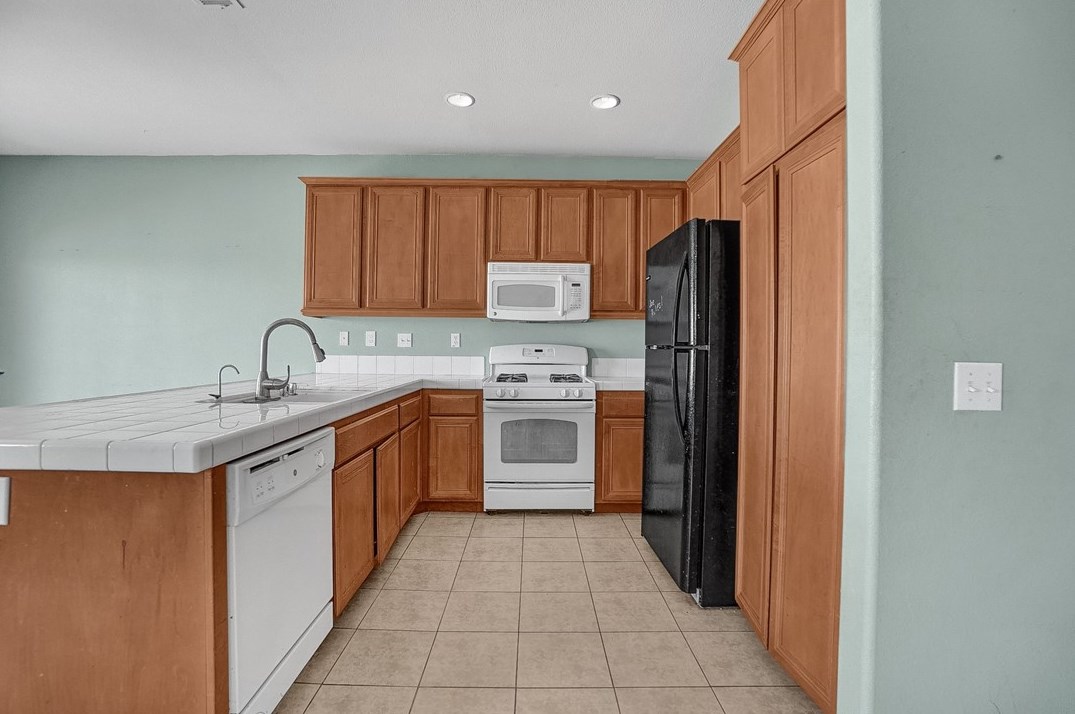 2163 Sierra Linda Dr, Barstow, CA 92311-5757