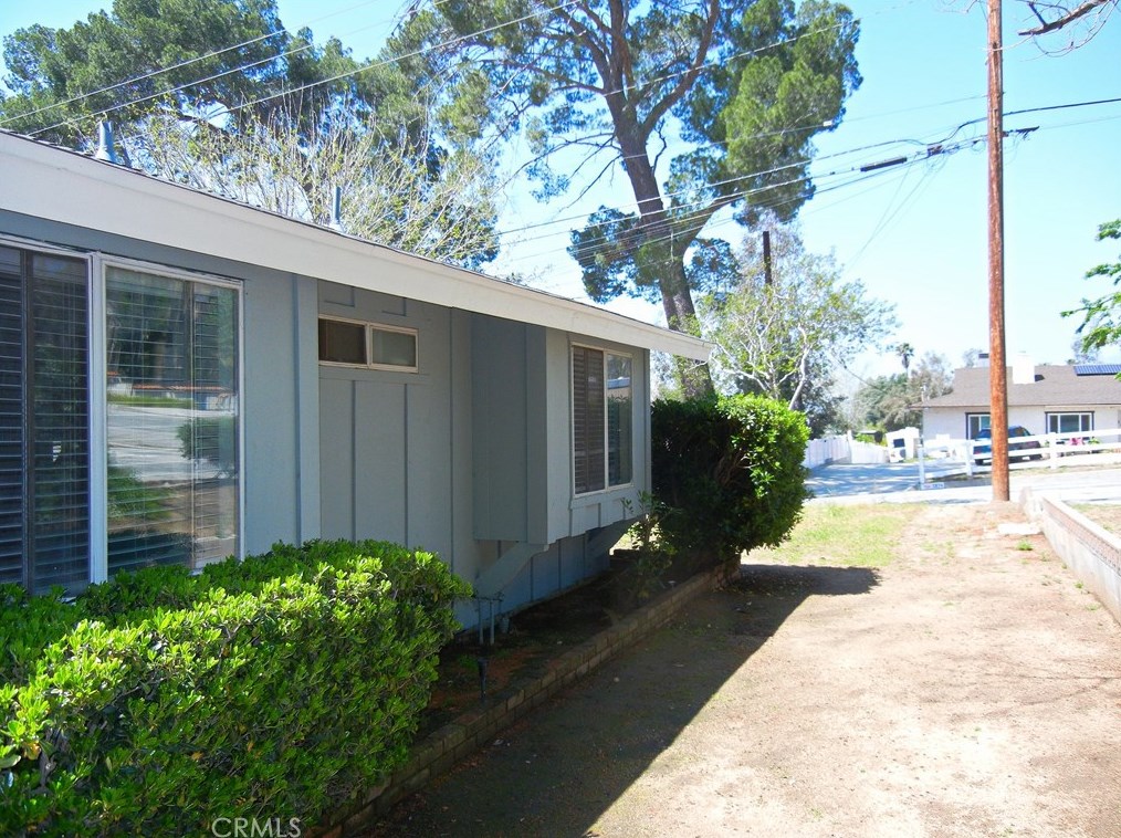 205 E 53rd St, San Bernardino, CA 92404