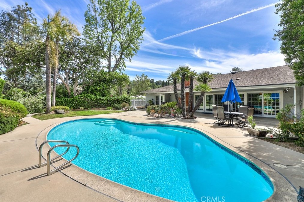 18645 Rocoso Pl, Los Angeles, CA 91356-5322