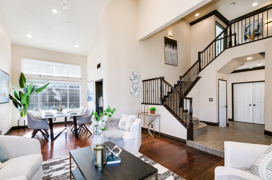 7490 Oxford Ct, Fontana CA  92336-3522 exterior