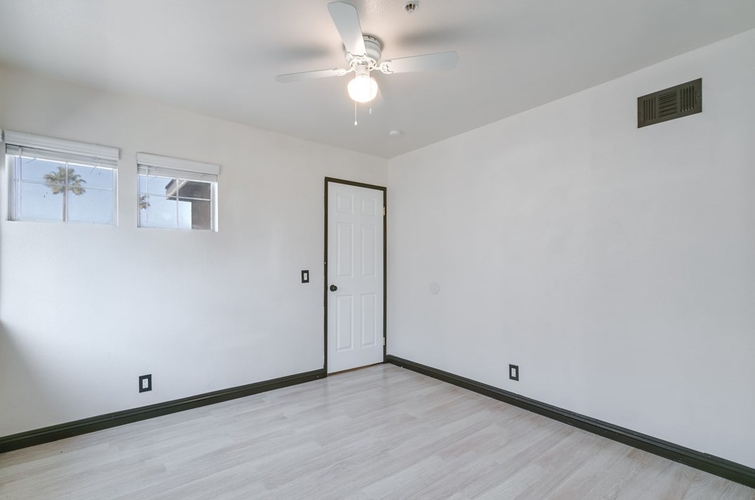 7490 Oxford Ct, Fontana CA  92336-3522 exterior