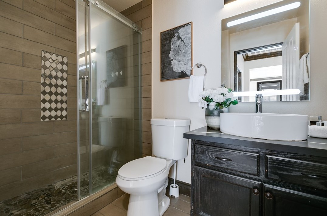 7490 Oxford Ct, Fontana CA  92336-3522 exterior