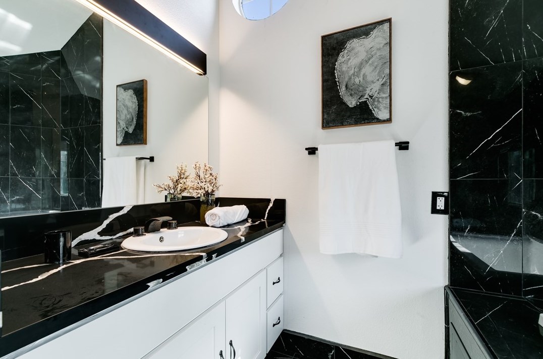 7490 Oxford Ct, Fontana CA  92336-3522 exterior