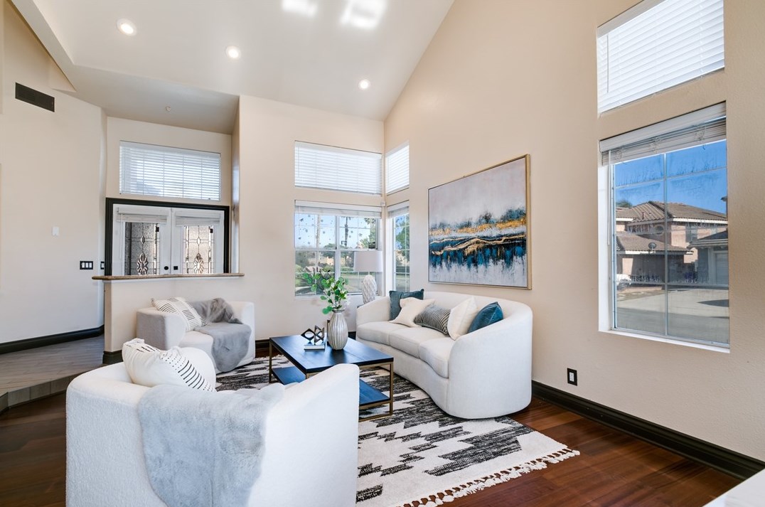 7490 Oxford Ct, Fontana CA  92336-3522 exterior