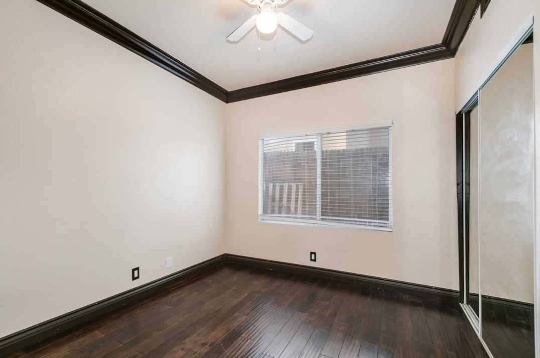 7490 Oxford Ct, Fontana CA  92336-3522 exterior