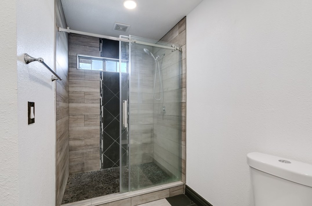 7490 Oxford Ct, Fontana CA  92336-3522 exterior