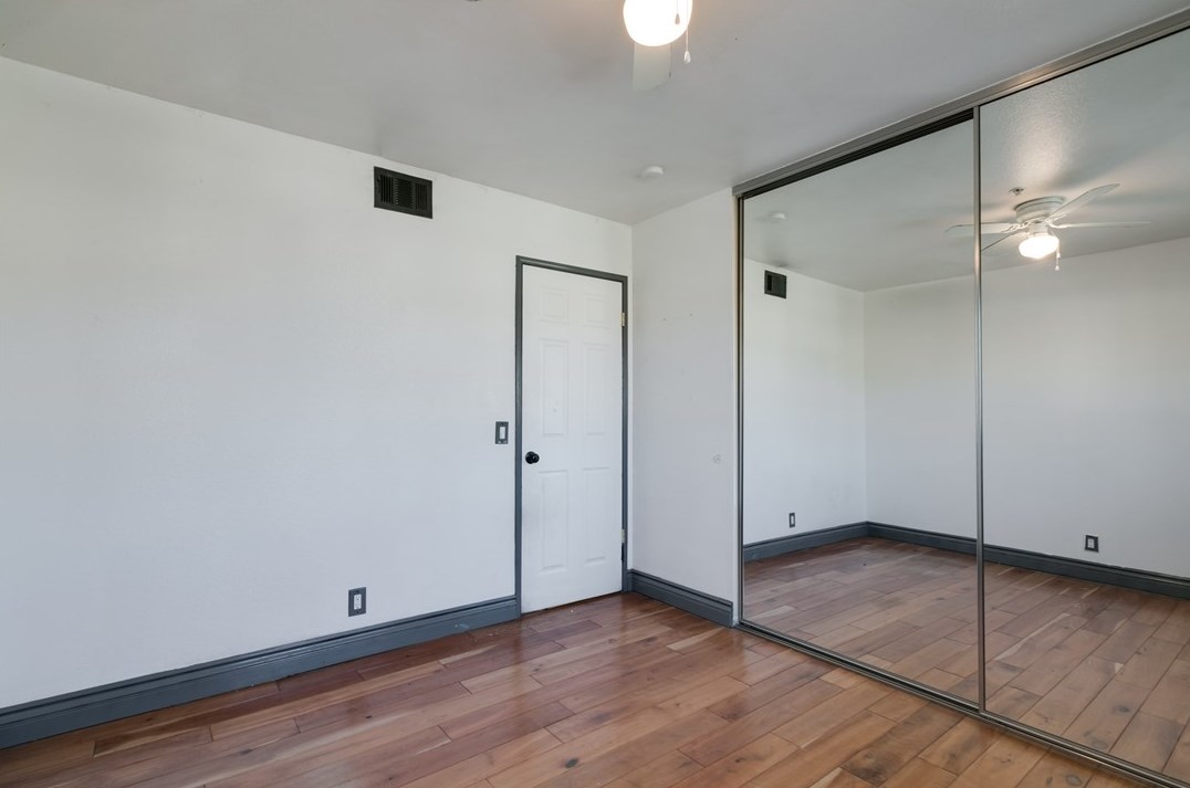 7490 Oxford Ct, Fontana CA  92336-3522 exterior