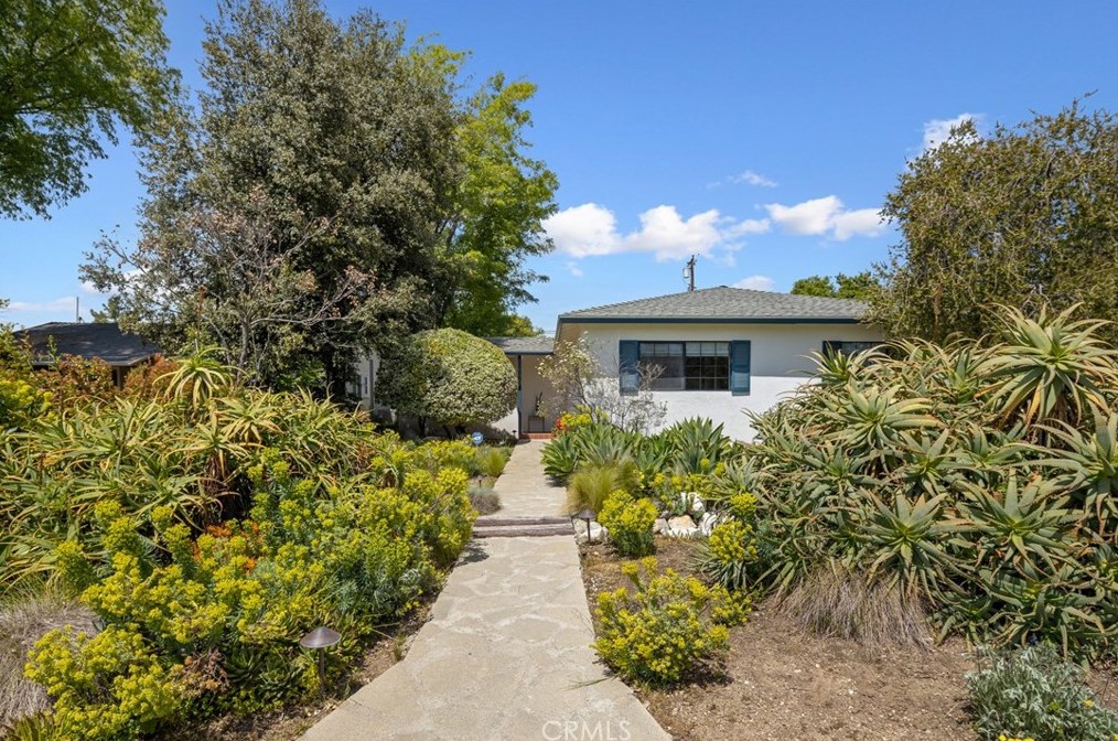 779 W 7th St, Claremont, CA 91711