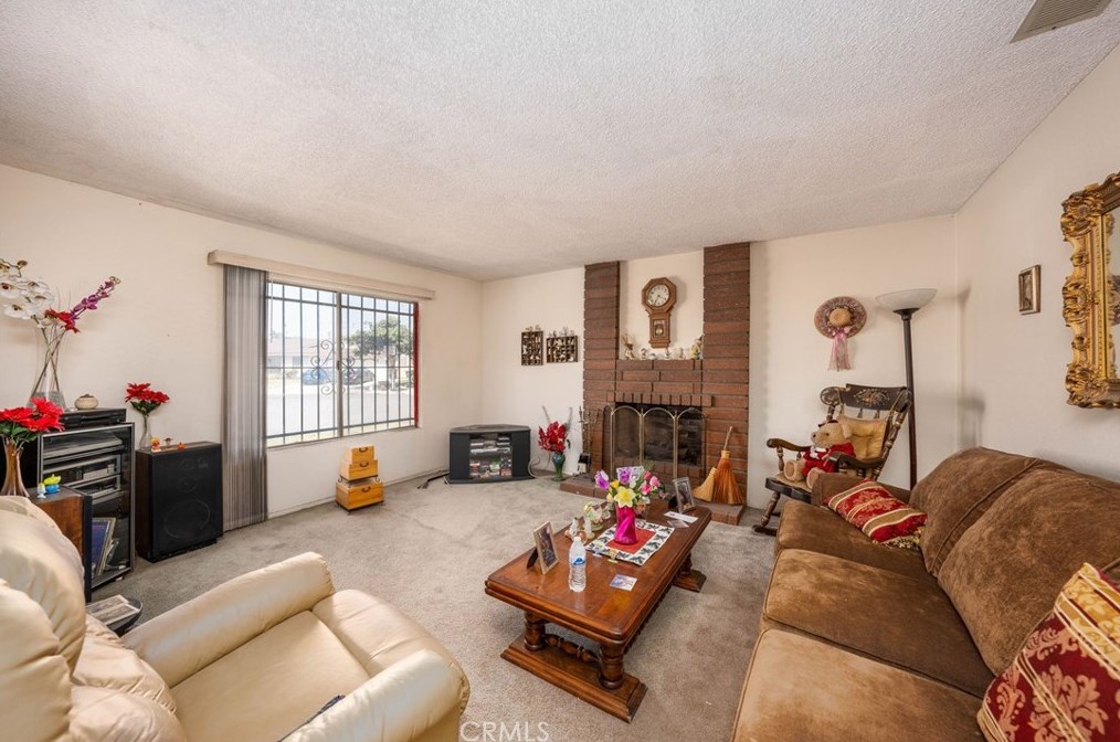 9745 Kaiser Ct, Fontana, CA 92335