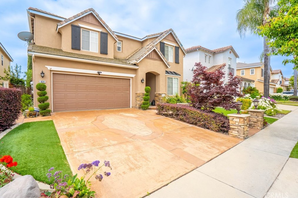 1634 W Alps Dr, Upland, CA 91784