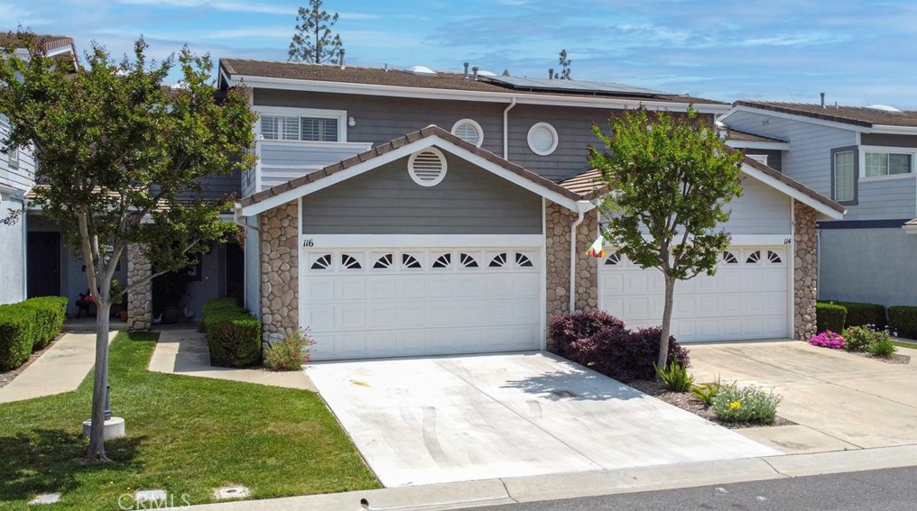 116 Amber Oaks Ln, Glendora, CA 91741
