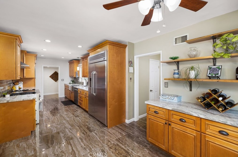 1562 Mural Dr, Claremont CA  91711-3245 exterior