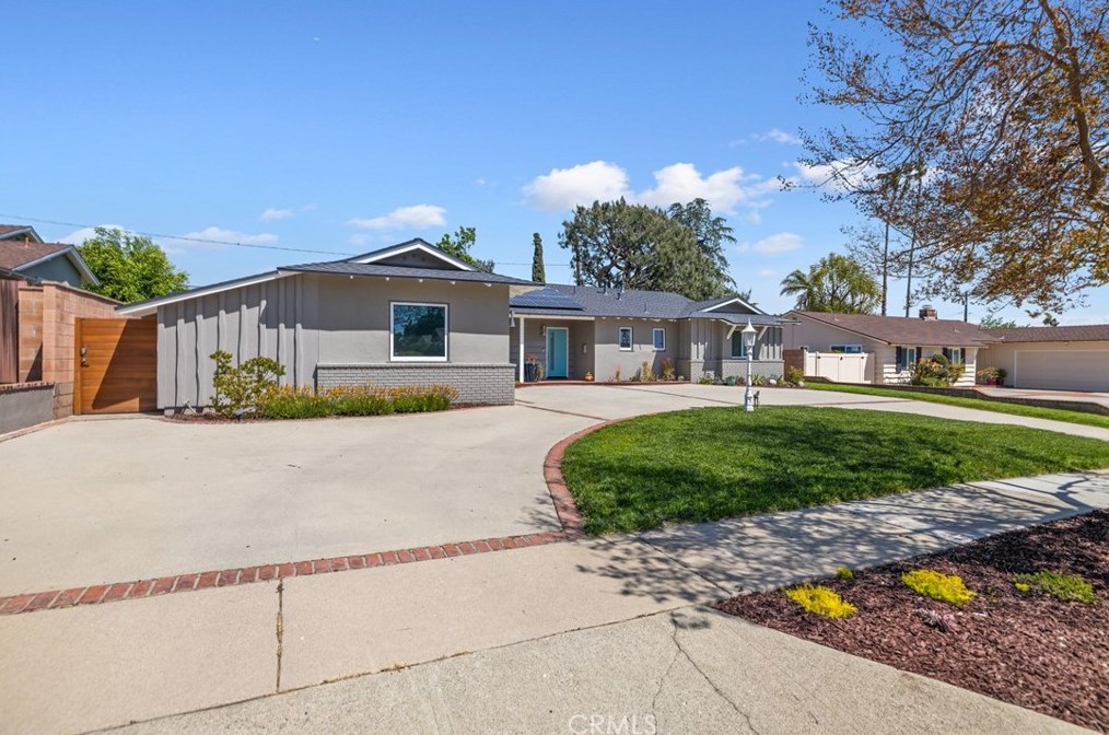 1562 Mural Dr, Claremont, CA 91711