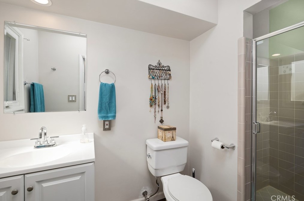 1562 Mural Dr, Claremont CA  91711-3245 exterior