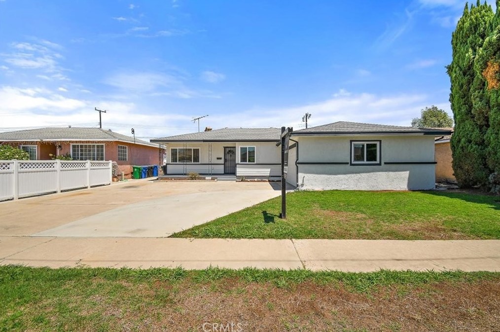 13292 Jasperson Way, Westminster CA  92683-2338 exterior