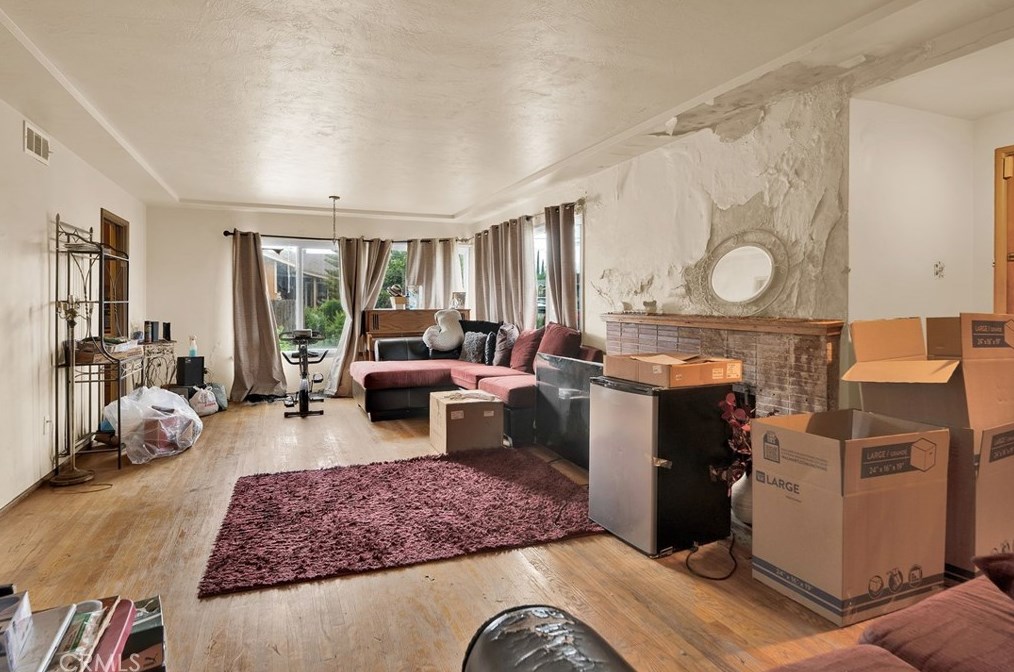 239 E Cornell Dr, Rialto, CA 92376
