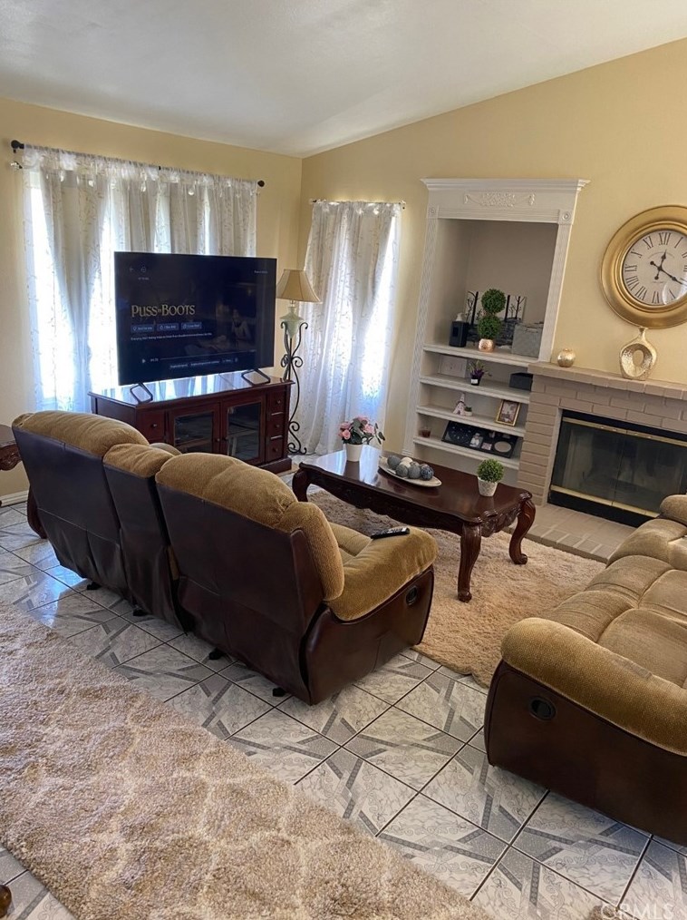 15007 Holly Dr, Fontana, CA 92335