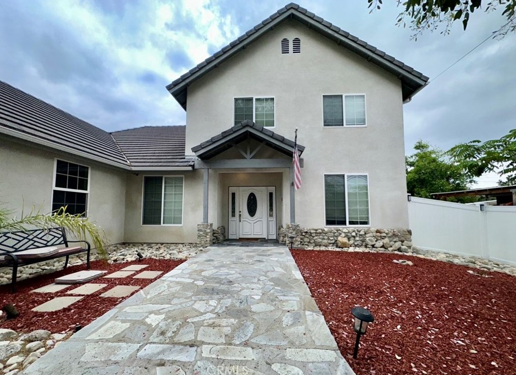 1490 Towne Ave, Claremont CA  91711-3203 exterior