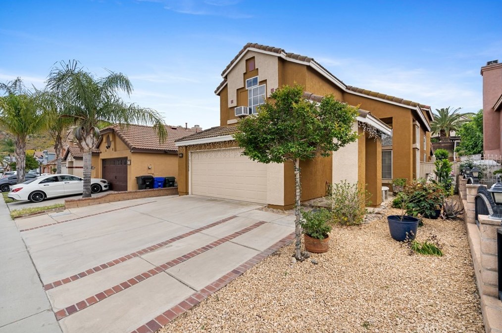 15539 Carrera Dr, Fontana, CA 92337