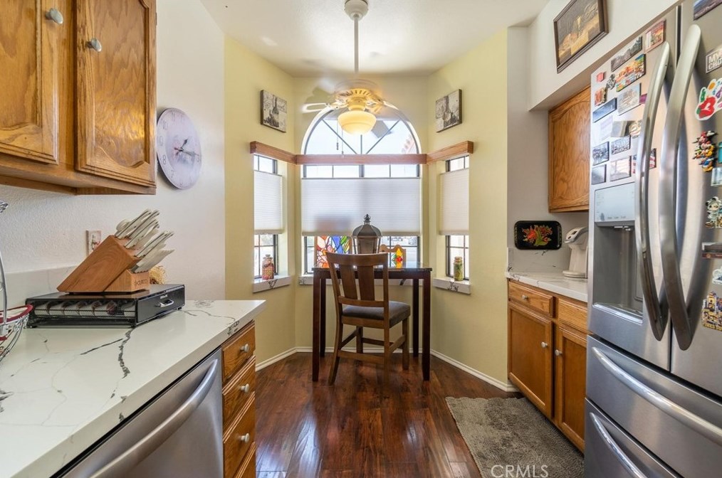 19276 Pine Way, Apple Valley CA  92308-8968 exterior